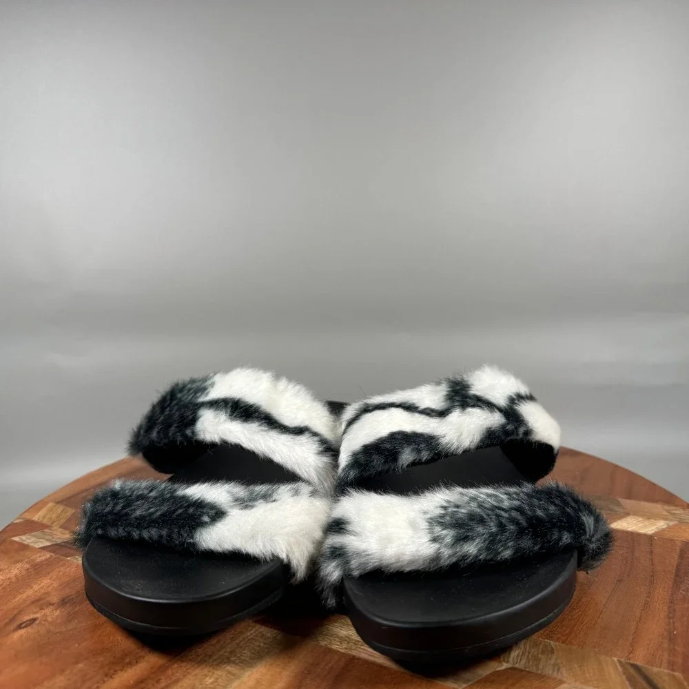 Reef Cushion Vista Cozy Black White Zebra Faux Fur Slide Sandals Womens 8 H-22